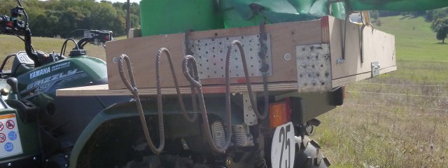 Porte-agneau aménagé sur le quad pour les soins